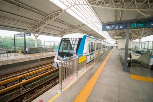1701332655910374.jpg 千库网_轨道交通铁路轨道列车_摄影图编号1358275(1)_副本.jpg