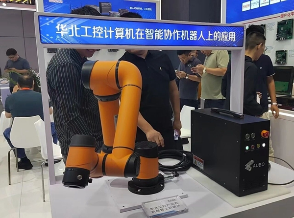 华北工控重点展示了智能协作机器人专用工控机 华北工控重点展示了智能协作机器人专用工控机